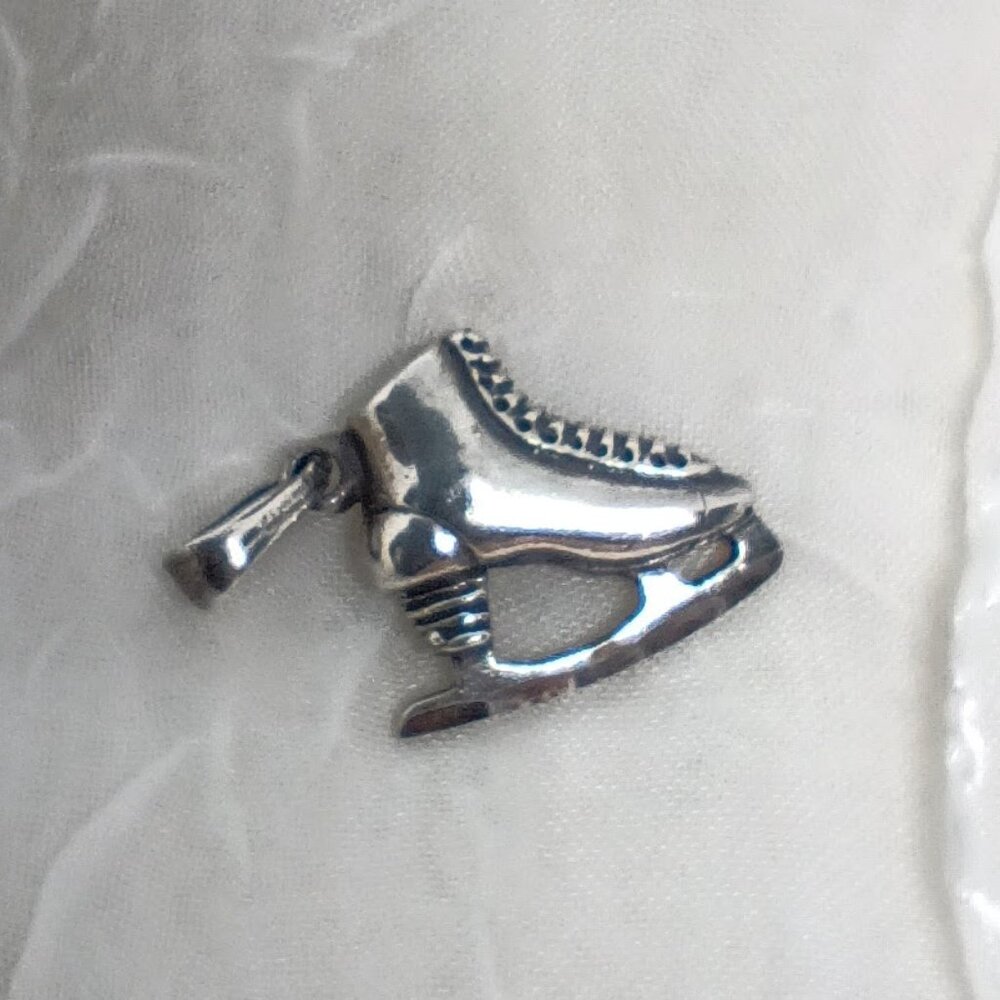 925 Sterling Silver Ice Skate 3D Dangle Charm Pendant - Picture 2 of 3